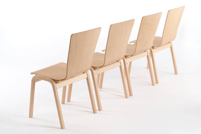 Diese Stuhlreihe lässt sich auch fei in jeden Raum stellen